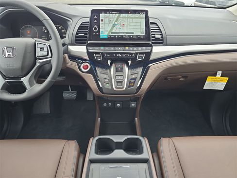 New 2026 Honda Odyssey Touring image 13