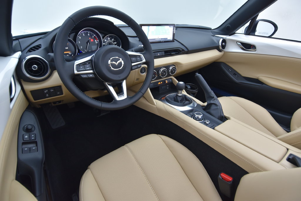Used 2025 MAZDA MX-5 Miata Grand Touring w/ Appearance Package RWD image 31