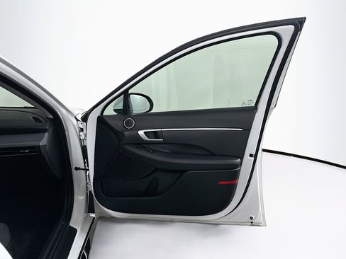Used 2025 Hyundai Sonata SEL FWD image 30