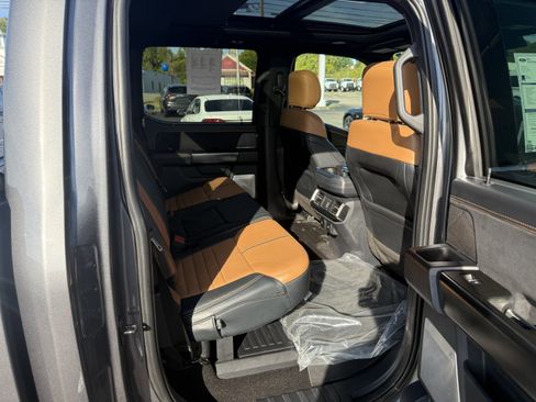 Certified 2022 Ford F150 Platinum w/ Equipment Group 701A High image 10