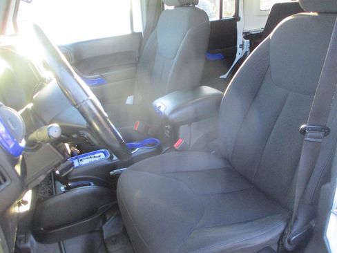 Used 2018 Jeep Wrangler Unlimited Sport S image 5