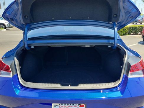 Used 2022 Hyundai Elantra SEL w/ Convenience + Premium Package FWD image 8