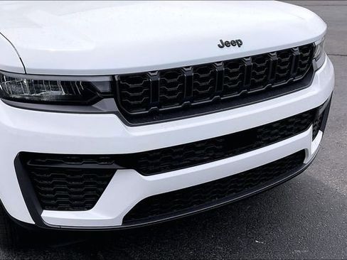 New 2026 Jeep Grand Cherokee L 4WD image 35