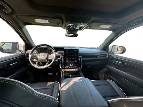 Used 2025 GMC Yukon AT4 Ultimate AWD/4WD image 17