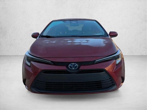 Used 2023 Toyota Corolla LE image 2