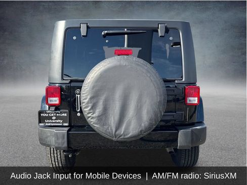Used 2018 Jeep Wrangler Unlimited Sahara w/ Connectivity Group AWD/4WD image 8