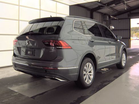 Used 2018 Volkswagen Tiguan SE AWD/4WD image 4
