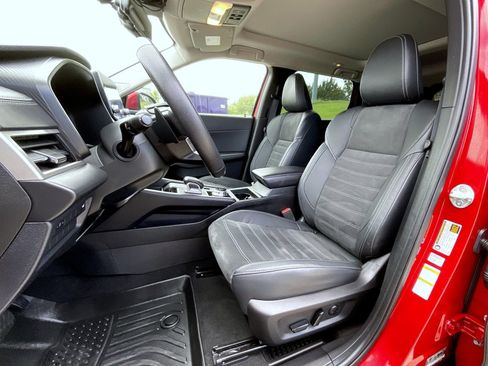 Used 2023 Mitsubishi Outlander SE FWD image 10
