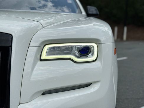 Used 2017 Rolls-Royce Wraith RWD image 20