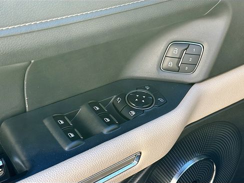 Used 2024 Ford Expedition Limited image 15