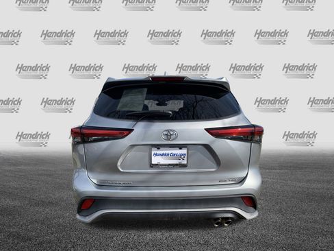 Used 2023 Toyota Highlander XSE image 9