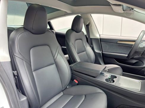 Used 2022 Tesla Model 3 Long Range AWD/4WD image 37
