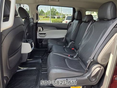 Used 2023 Kia Carnival LX FWD image 13