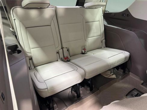 Used 2023 GMC Yukon Denali w/ Denali Reserve Package image 11