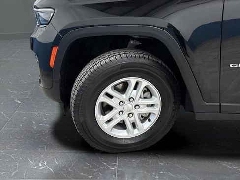 Used 2023 Jeep Grand Cherokee Laredo w/ Luxury Tech Group I image 33