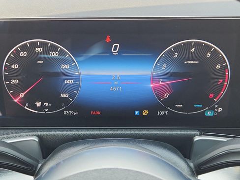 Used 2025 Mercedes-Benz GLB 250 image 30
