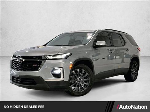 Used 2023 Chevrolet Traverse RS FWD image 1