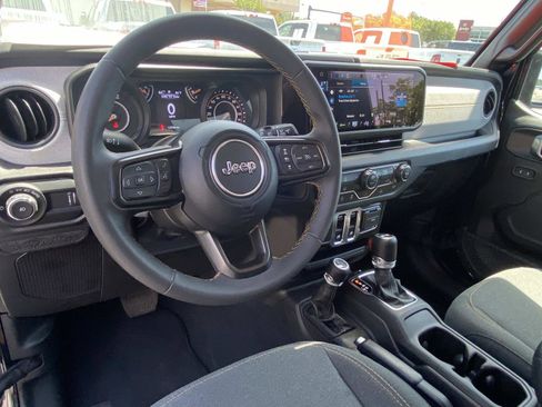 Used 2024 Jeep Wrangler Sport AWD/4WD image 17