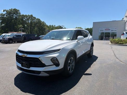 Used 2024 Chevrolet Blazer LT AWD/4WD image 8