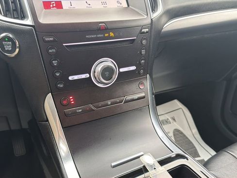 Used 2019 Ford Edge Titanium AWD/4WD image 33