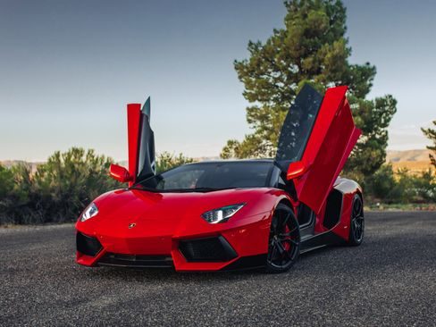 Used 2013 Lamborghini Aventador LP 700-4 image 4
