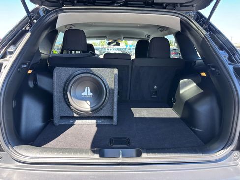 Used 2019 Jeep Cherokee Latitude w/ Popular Appearance Group image 5