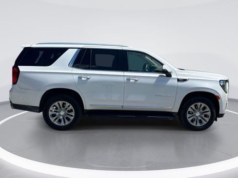 Used 2023 GMC Yukon Denali w/ Advanced Technology Package AWD/4WD image 10