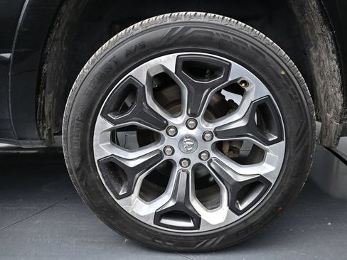 Used 2019 RAM 1500 Limited AWD/4WD image 3