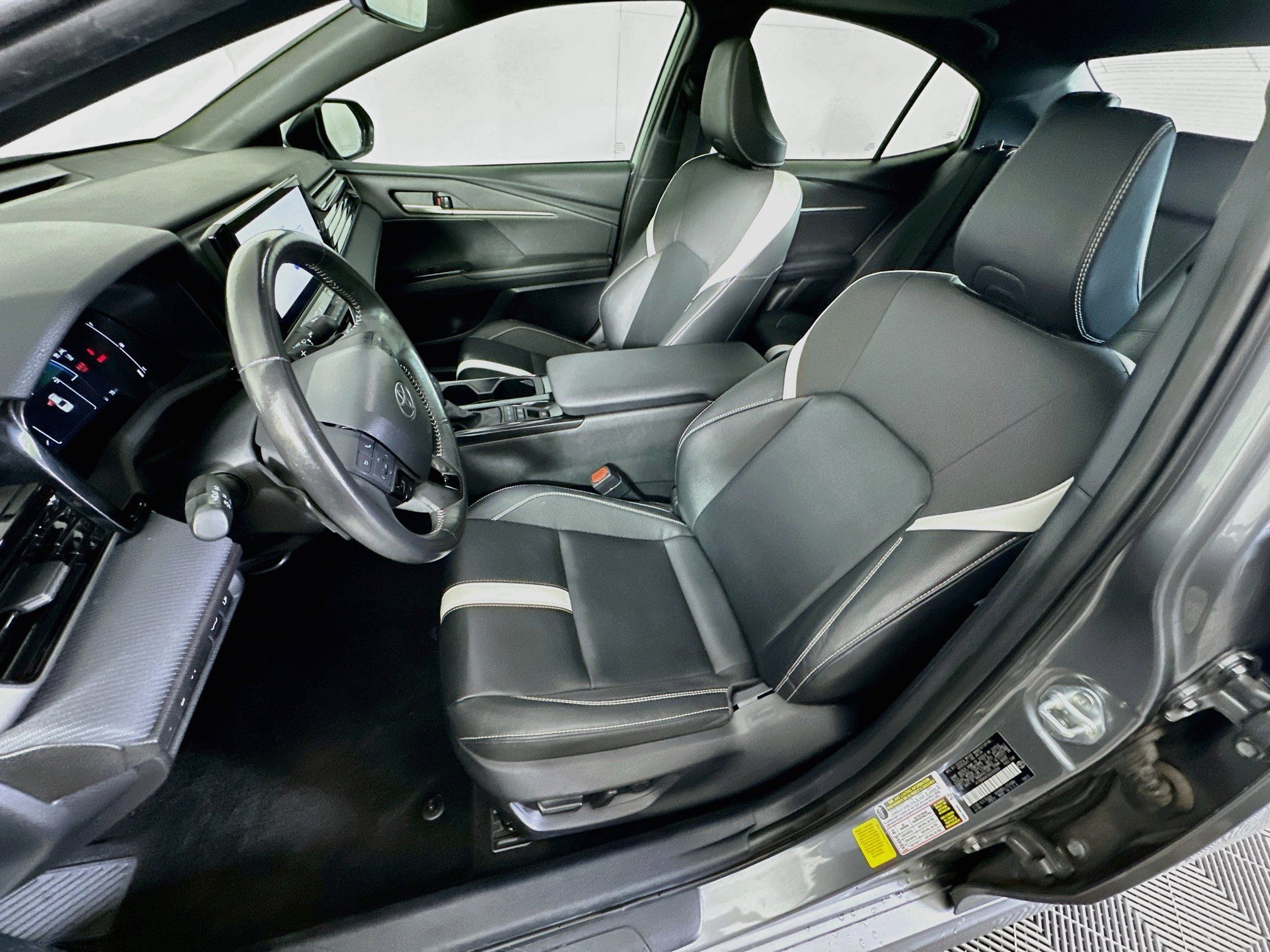 Used 2025 Toyota Camry SE w/ Multimedia Upgrade Package FWD image 13