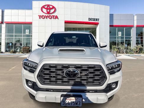 Used 2023 Toyota Tacoma TRD Sport w/ Technology Package RWD image 2