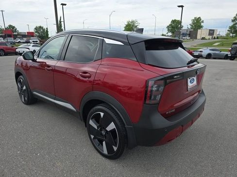 Used 2025 Nissan Kicks SR w/ SR Premium Package AWD/4WD image 3