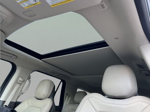 Certified 2023 Lincoln Navigator Reserve AWD/4WD image 25