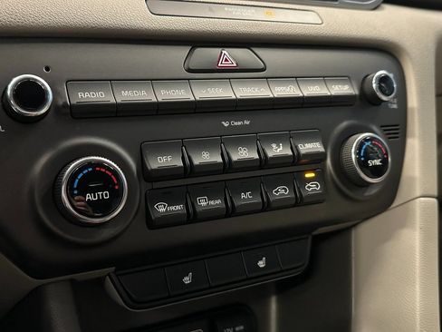 Used 2019 Kia Sportage LX w/ LX Popular Package AWD/4WD image 15