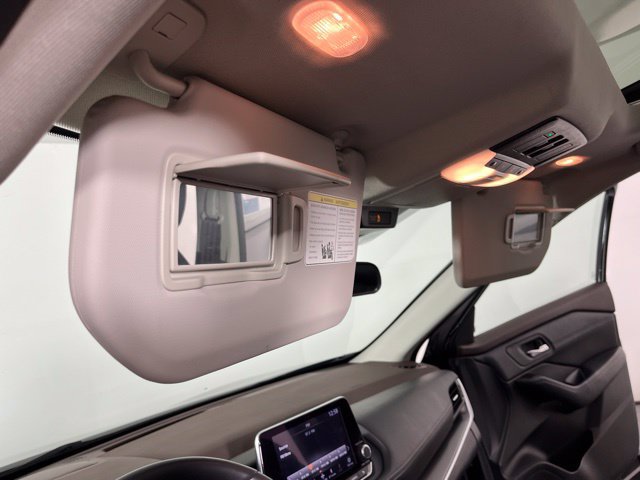 Used 2023 Nissan Rogue SV w/ SV Premium B Package FWD image 37