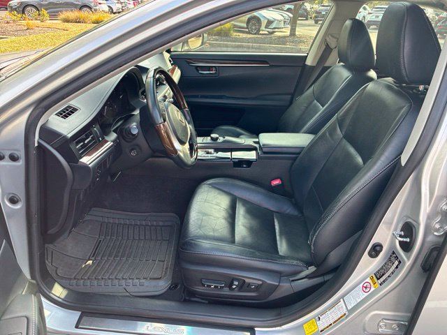 Used 2013 Lexus ES 350 w/ Luxury Pkg FWD image 4