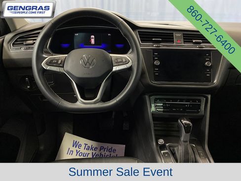 Used 2022 Volkswagen Tiguan SE AWD/4WD image 32
