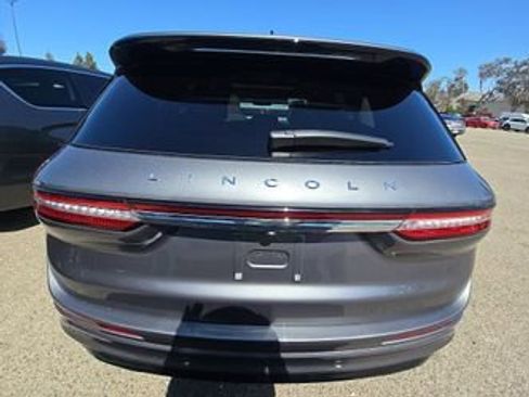 Used 2024 Lincoln Corsair Grand Touring AWD/4WD image 5