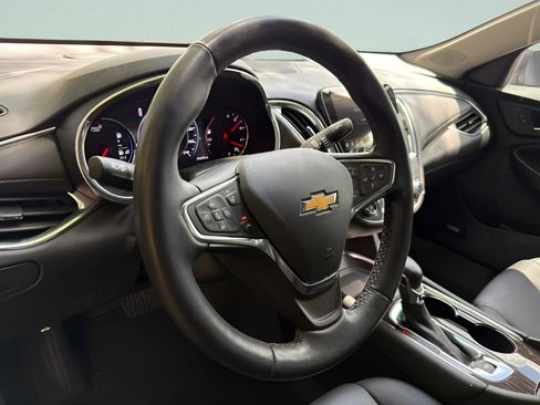 Used 2023 Chevrolet Malibu LT FWD image 13