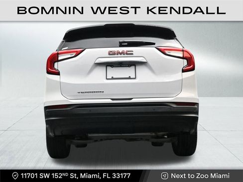 Used 2023 GMC Terrain SLE w/ Driver Convenience Package image 24