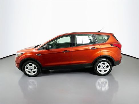 Used 2019 Ford Escape S image 4