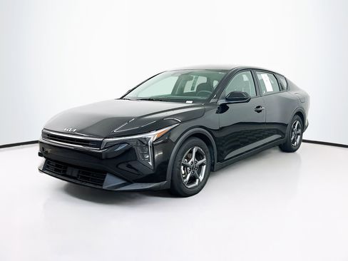 Used 2025 Kia K4 LXS image 3