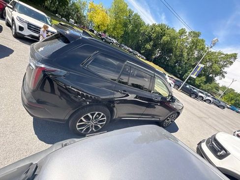 Used 2023 Cadillac XT6 Sport w/ Platinum Package AWD/4WD image 2