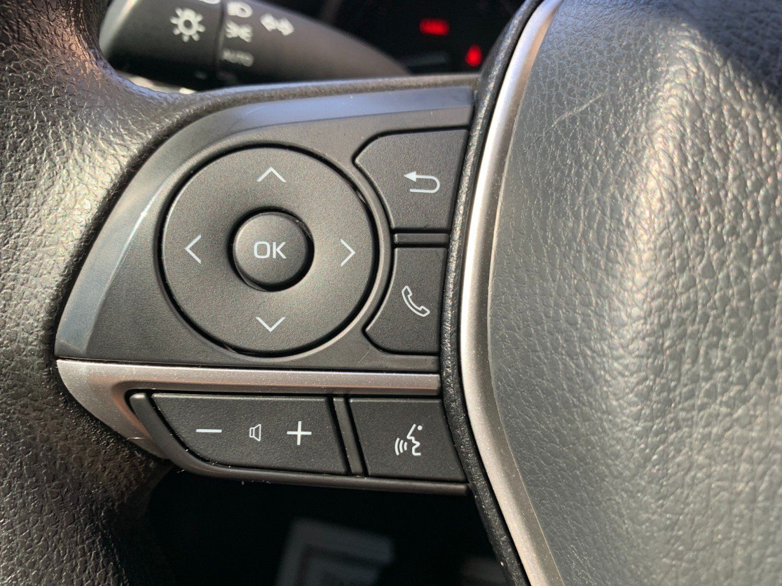 Used 2023 Toyota Camry LE AWD/4WD image 14
