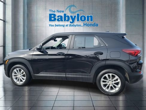 Used 2024 Chevrolet TrailBlazer LS image 2
