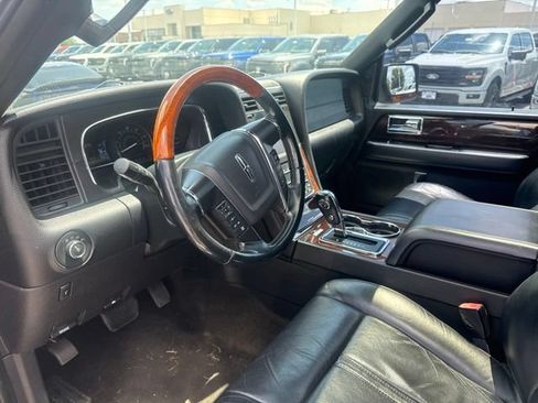 Used 2015 Lincoln Navigator L 4WD image 10