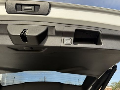 Used 2018 GMC Acadia Denali w/ Technology Package image 33