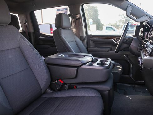 Used 2024 GMC Sierra 1500 SLE image 15