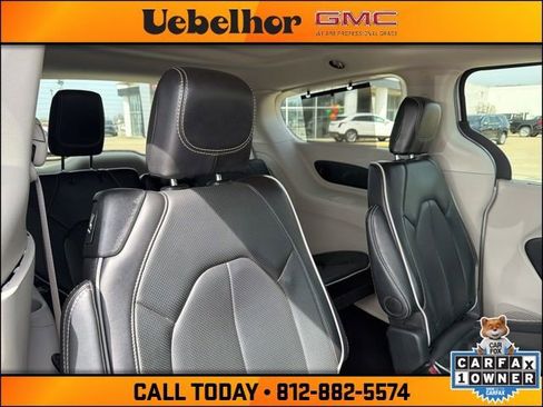 Used 2024 Chrysler Pacifica Limited FWD image 5