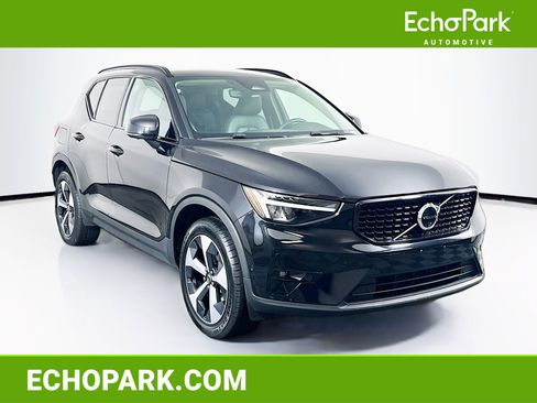 Used 2024 Volvo XC40 B5 Plus w/ Climate Package image 1