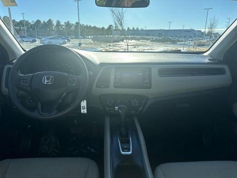 Used 2022 Honda HR-V LX image 16